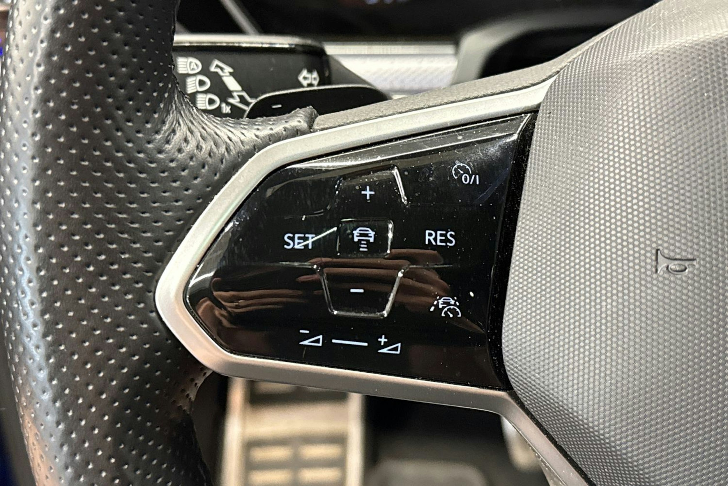 met. sininen Volkswagen Touareg 2021 kuva 17.