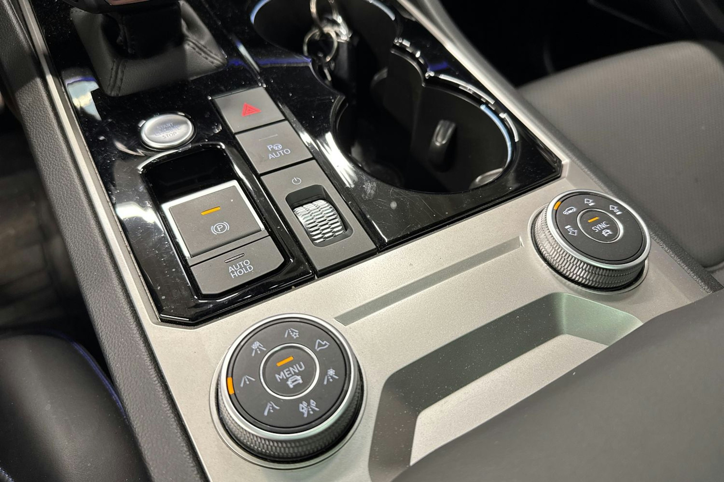 met. sininen Volkswagen Touareg 2021 kuva 19.