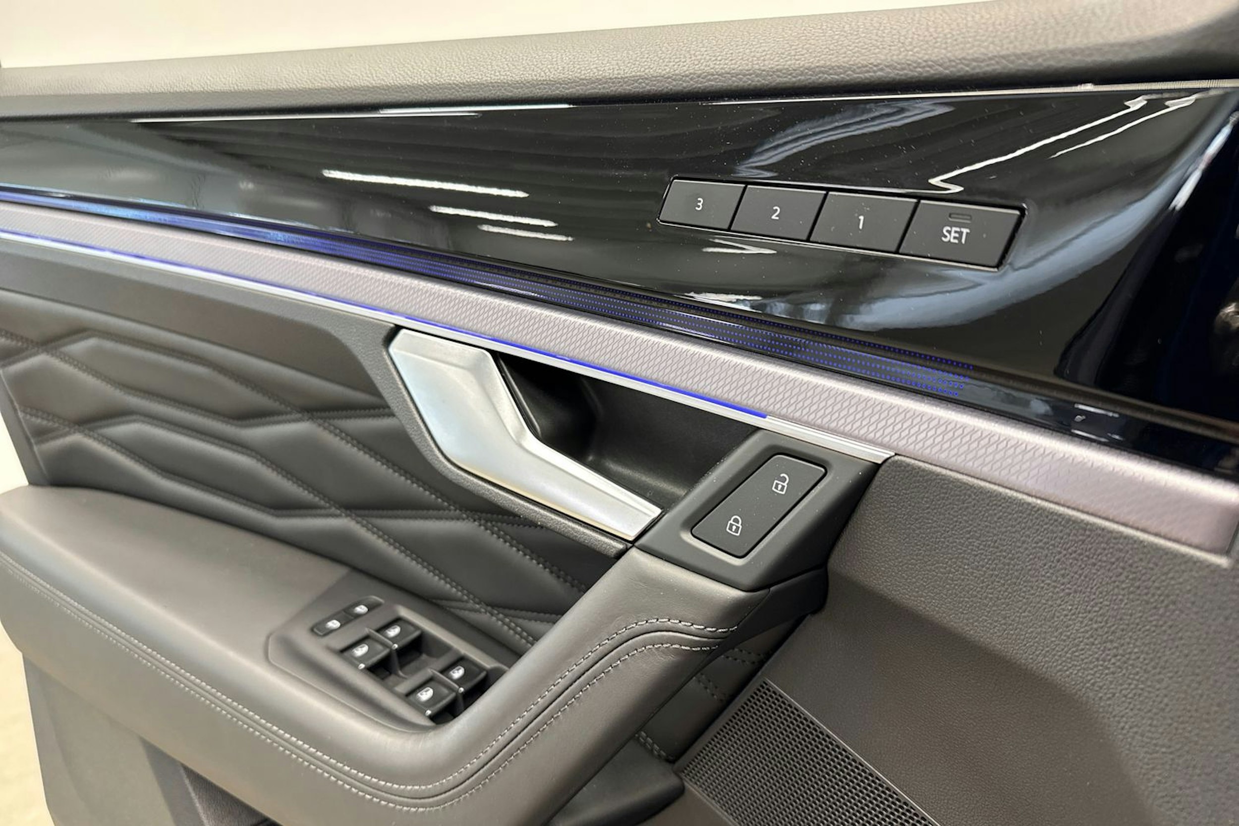met. sininen Volkswagen Touareg 2021 kuva 25.