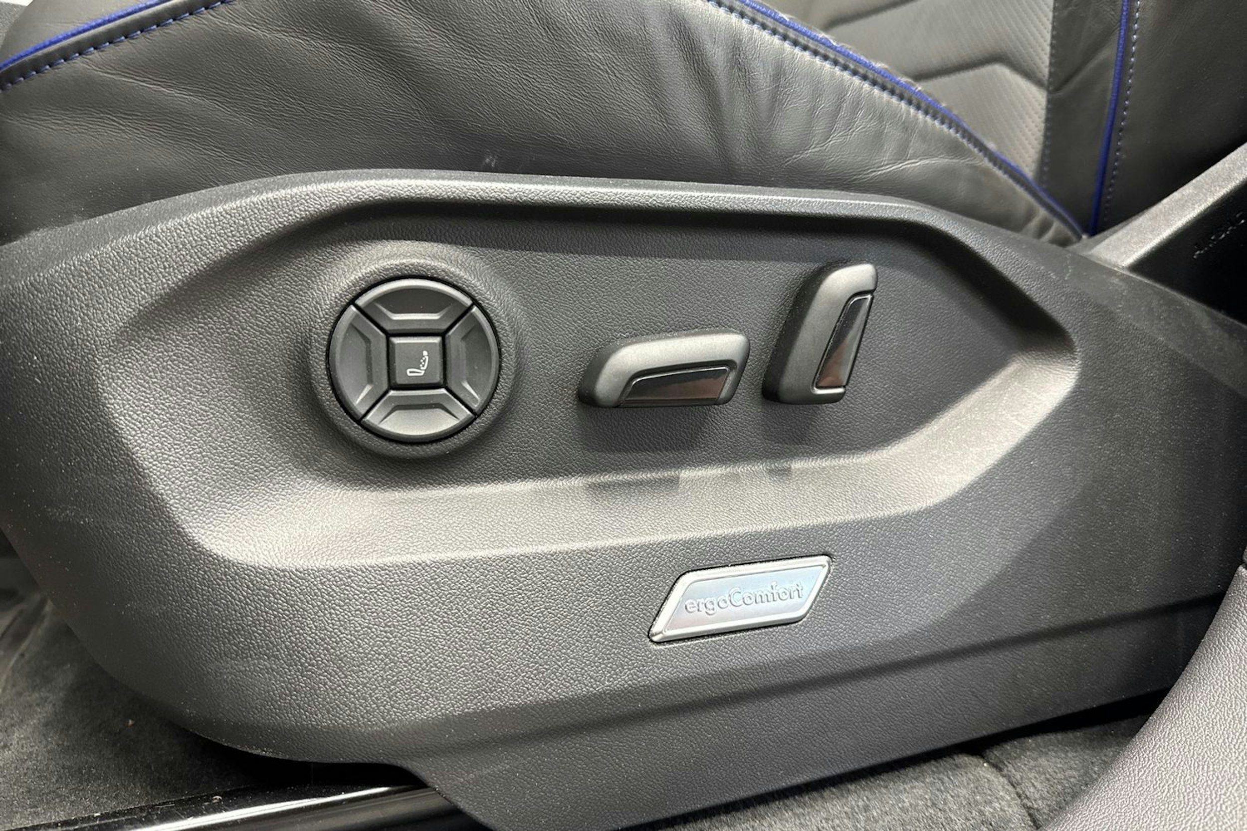 met. sininen Volkswagen Touareg 2021 kuva 26.