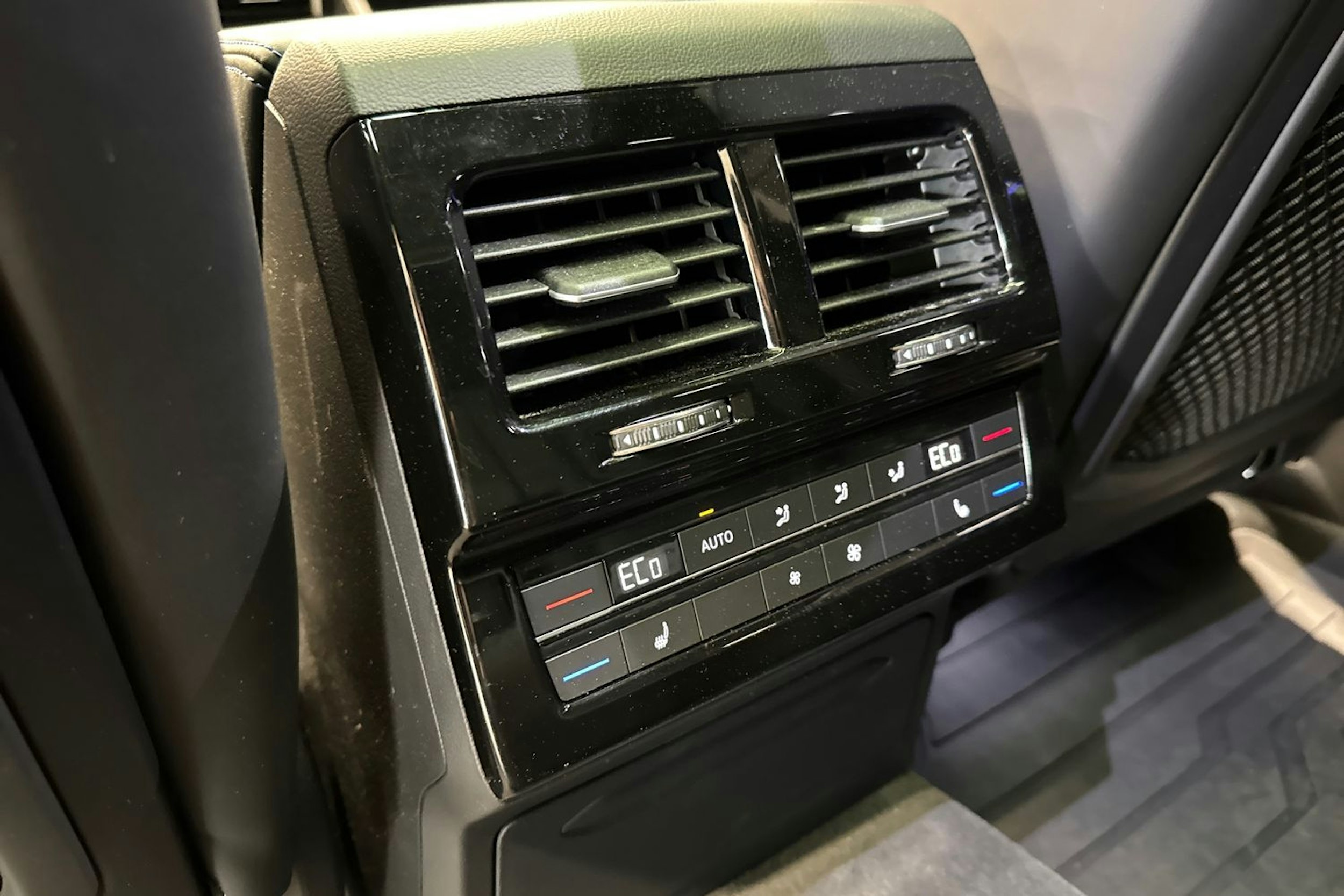met. sininen Volkswagen Touareg 2021 kuva 29.