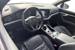 Valkoinen Volkswagen TOUAREG 2021 kuva 3.