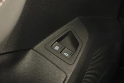 valkoinen Volkswagen Touareg 2021 kuva 25.