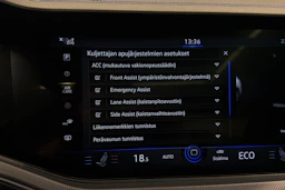 valkoinen Volkswagen Touareg 2021 kuva 32.