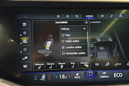 valkoinen Volkswagen Touareg 2021 kuva 38.