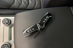 valkoinen Volkswagen Touareg 2021 kuva 43.