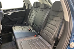 sininen Volkswagen Touareg 2021 kuva 8.