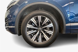 sininen Volkswagen Touareg 2021 kuva 9.