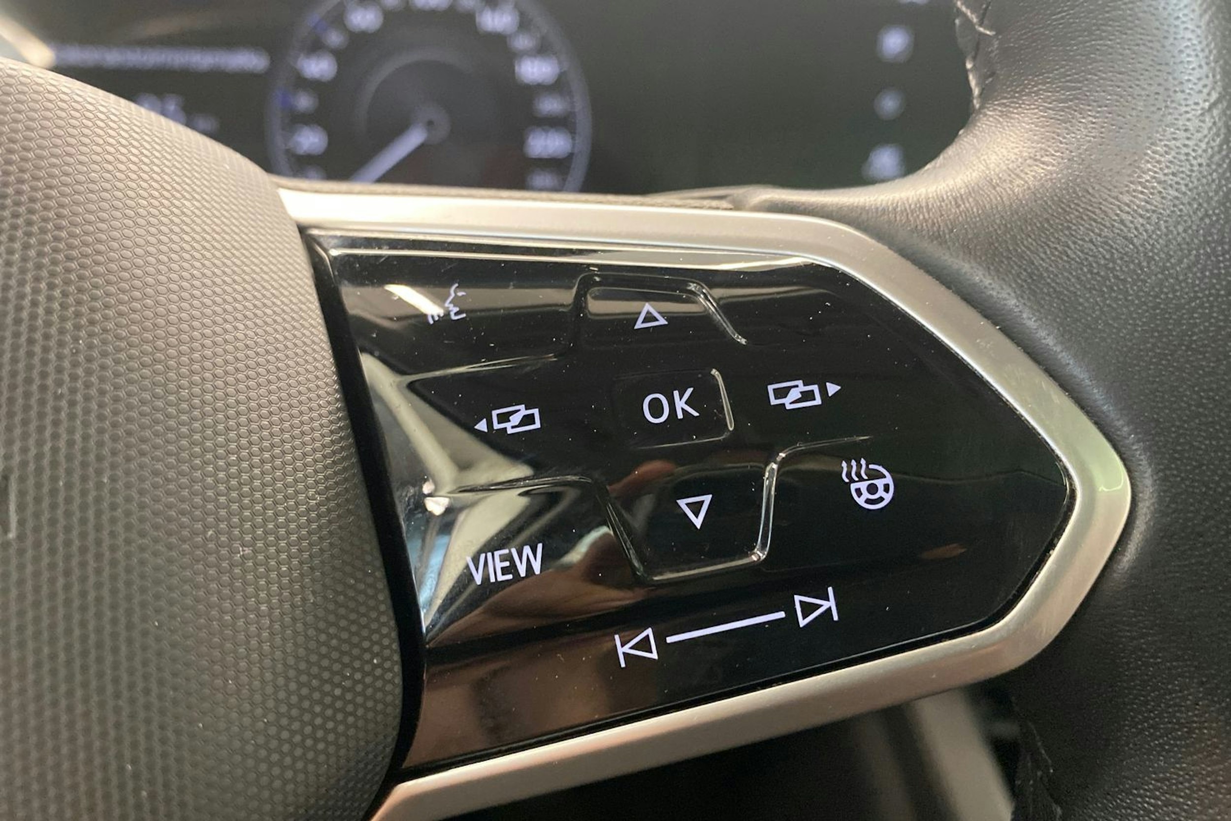 sininen Volkswagen Touareg 2021 kuva 15.