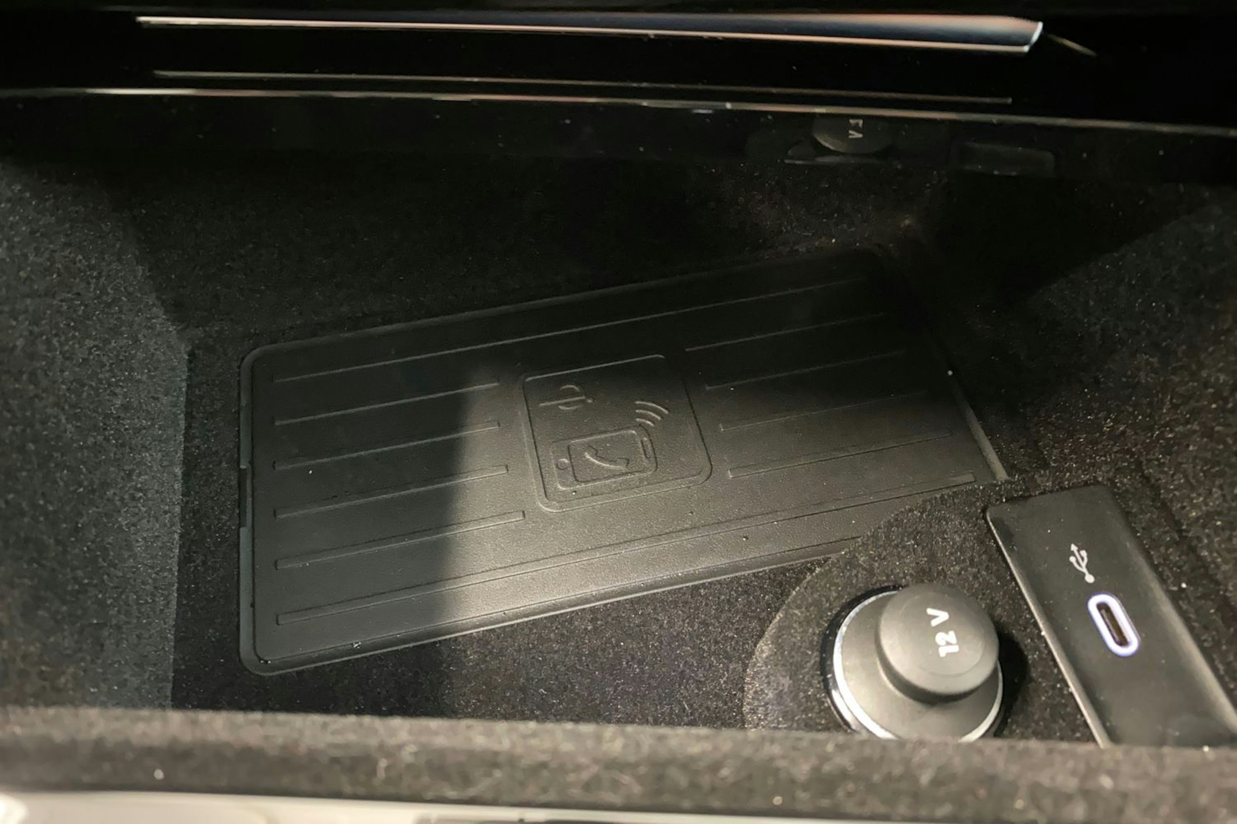 sininen Volkswagen Touareg 2021 kuva 20.