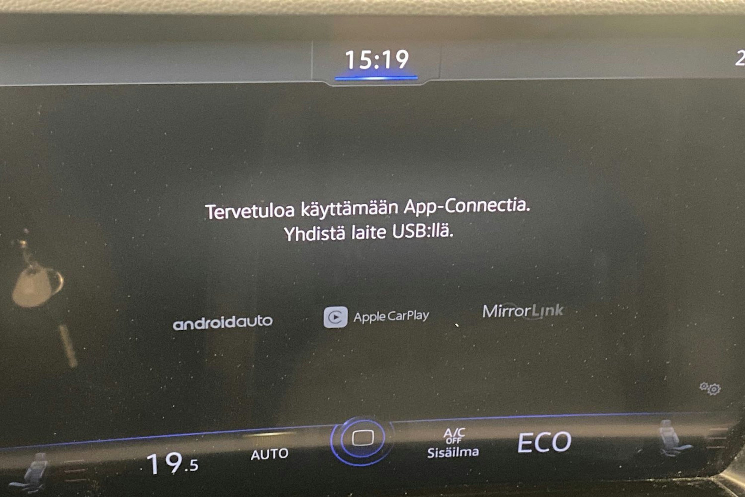 sininen Volkswagen Touareg 2021 kuva 26.