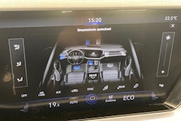 sininen Volkswagen Touareg 2021 kuva 27.