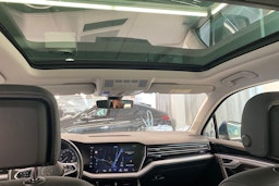 sininen Volkswagen Touareg 2021 kuva 31.