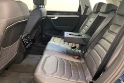 sininen Volkswagen Touareg 2021 kuva 33.