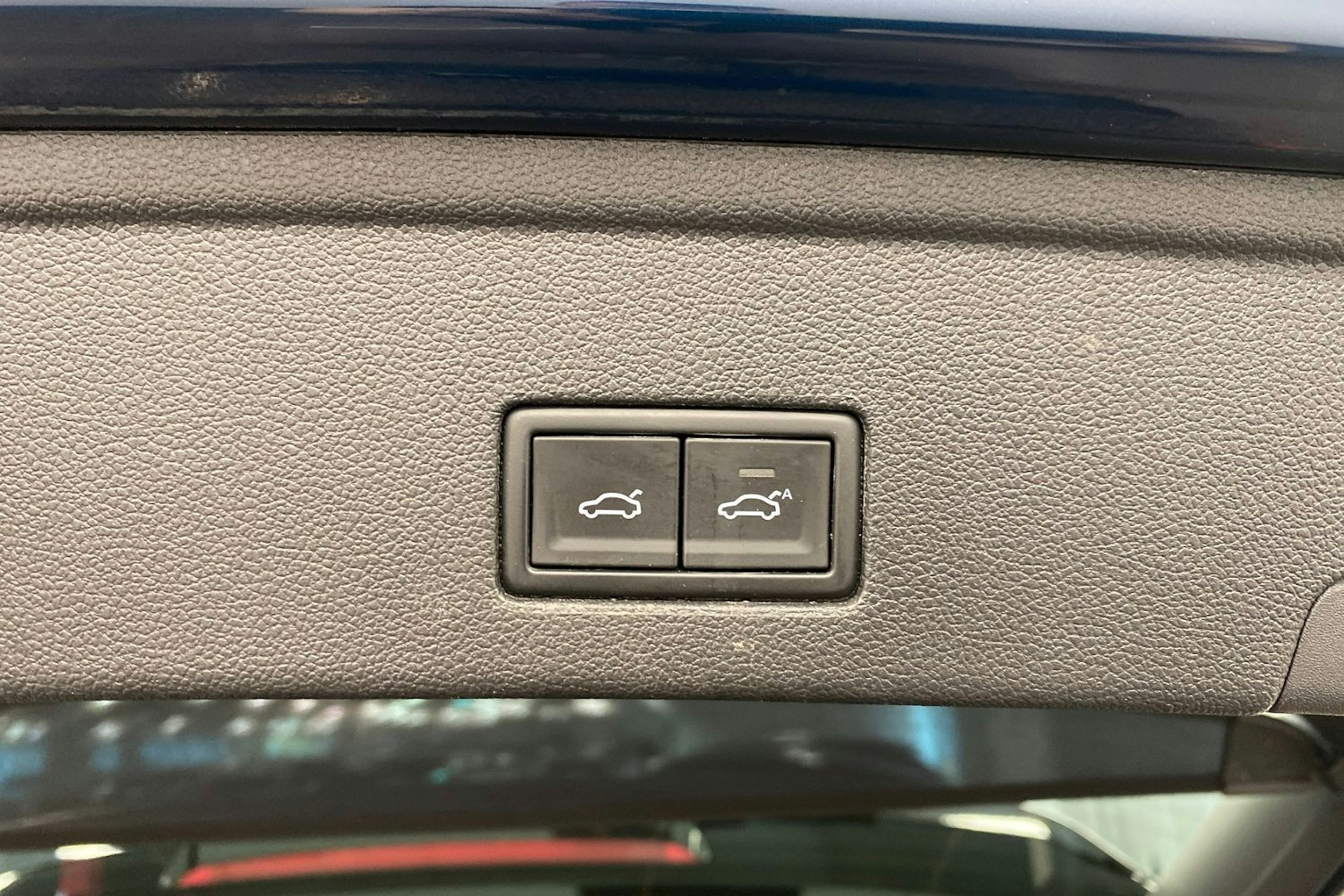 sininen Volkswagen Touareg 2021 kuva 35.