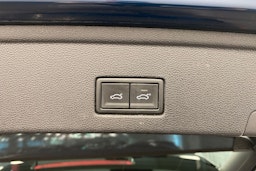 sininen Volkswagen Touareg 2021 kuva 35.