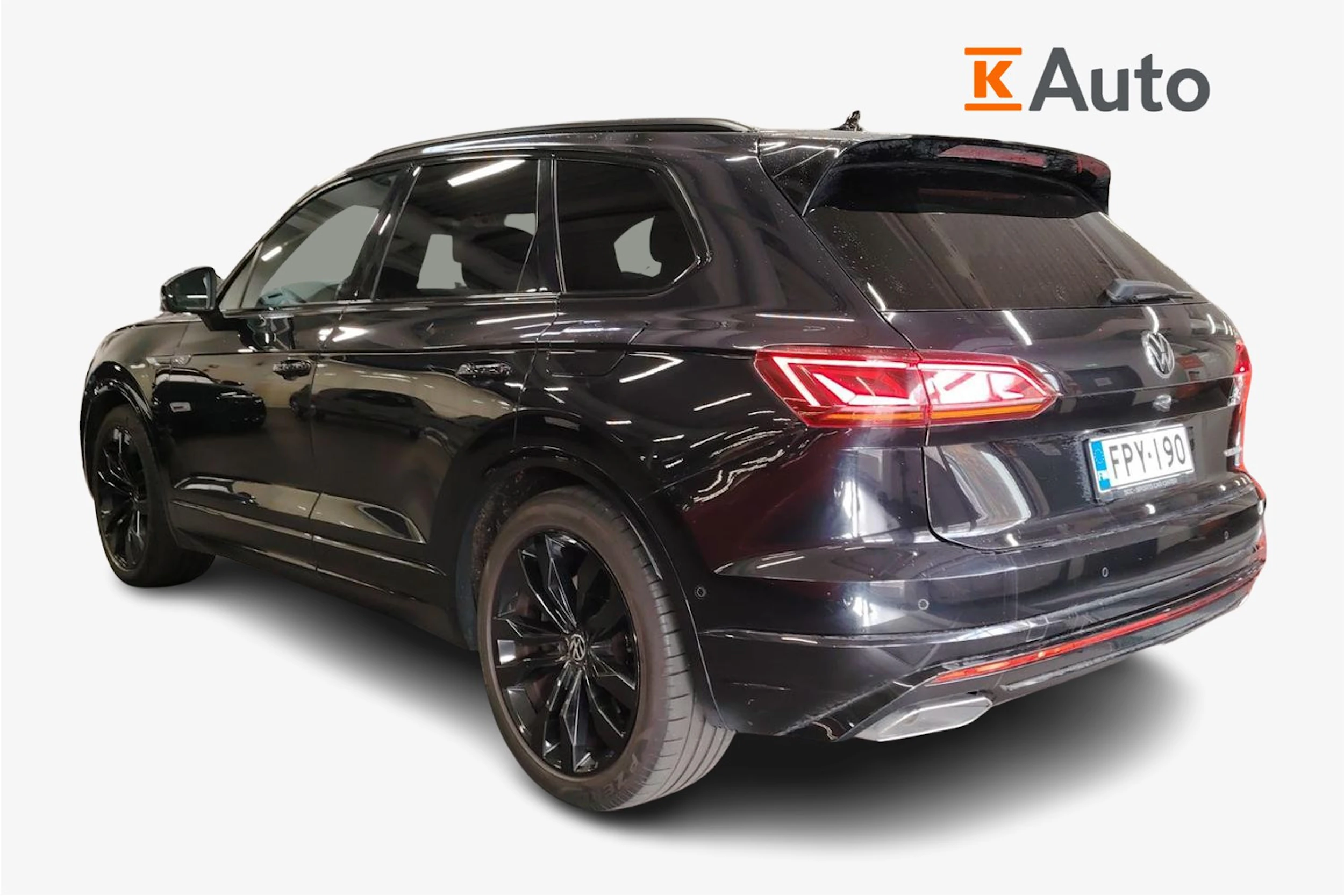 musta Volkswagen Touareg 2021 kuva 2.