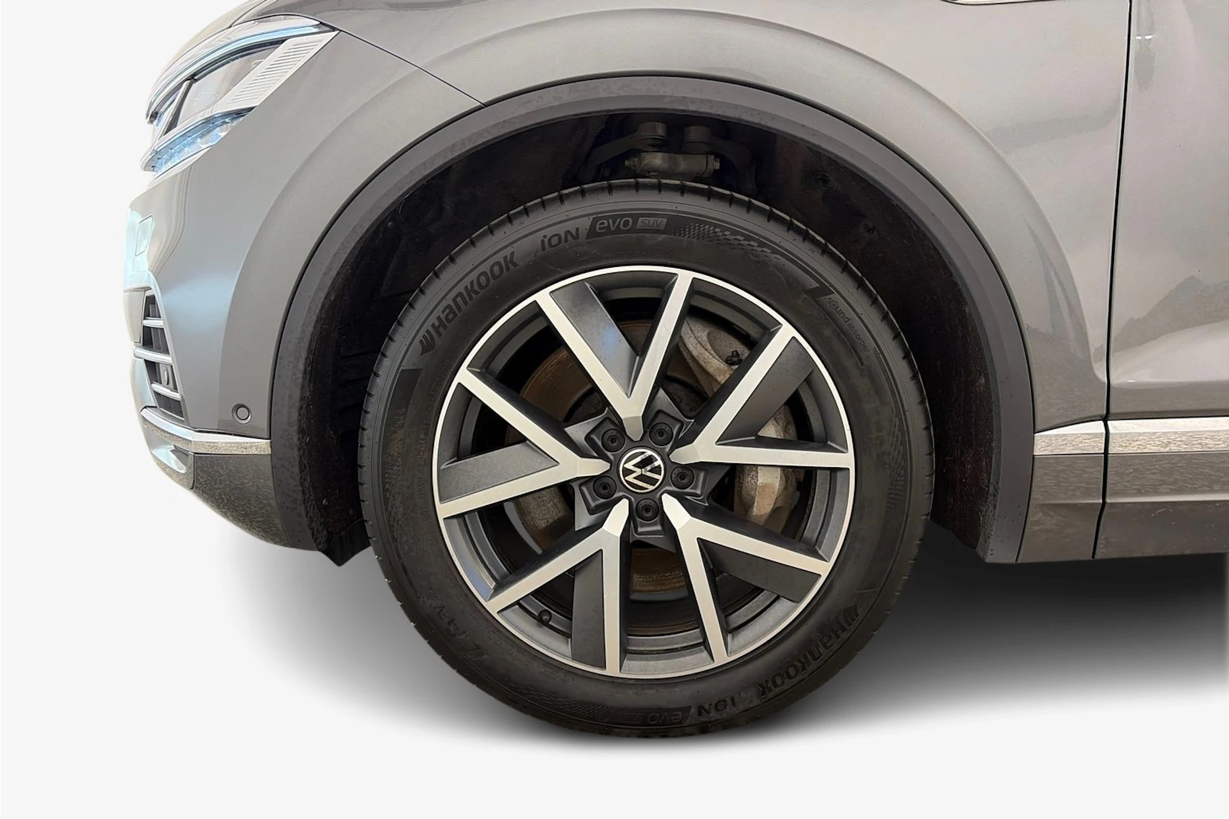 Harmaa Volkswagen TOUAREG 2021 kuva 9.
