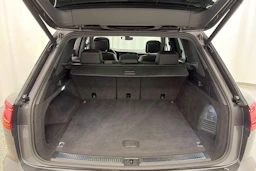 Harmaa Volkswagen TOUAREG 2021 kuva 10.