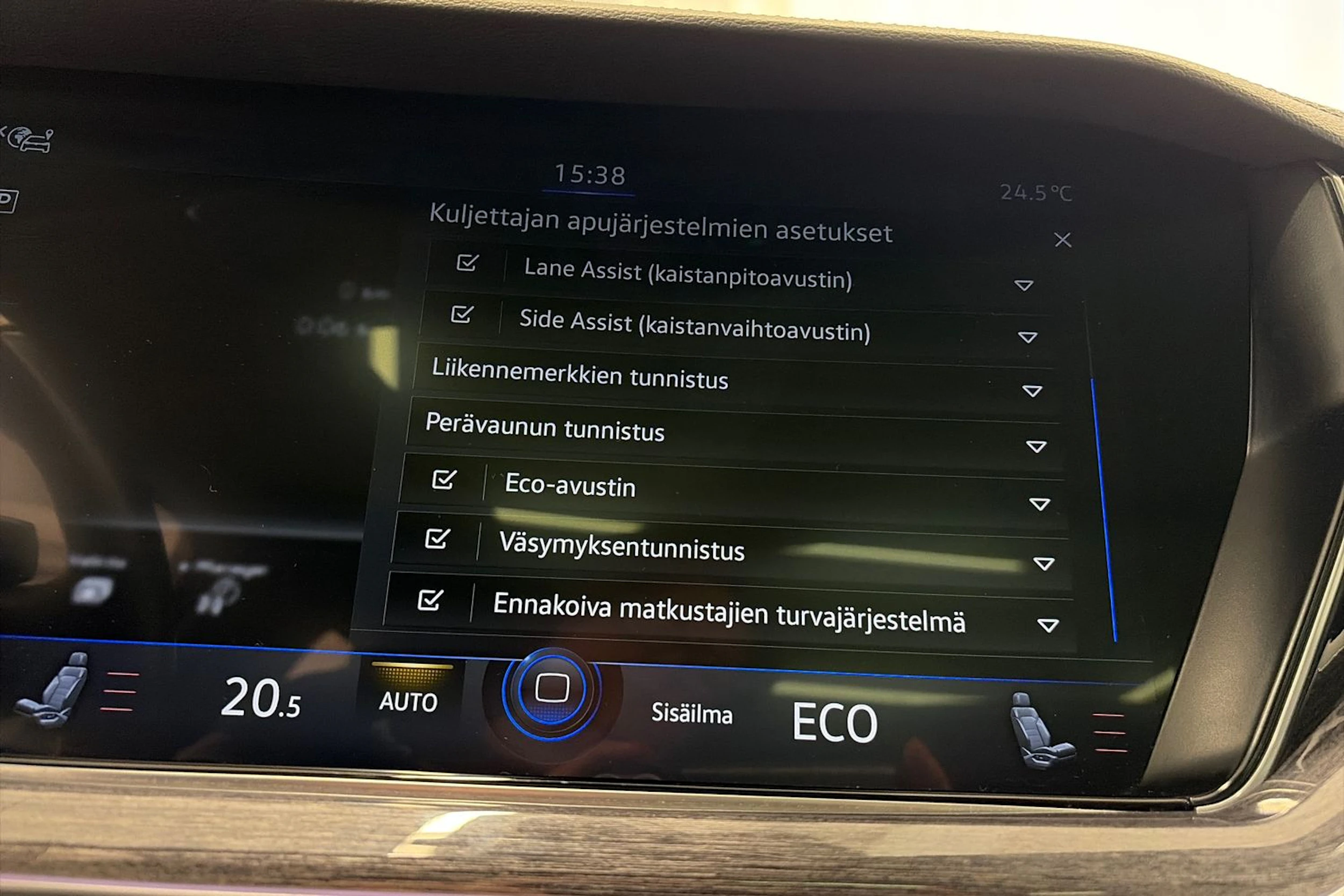 Harmaa Volkswagen TOUAREG 2021 kuva 20.