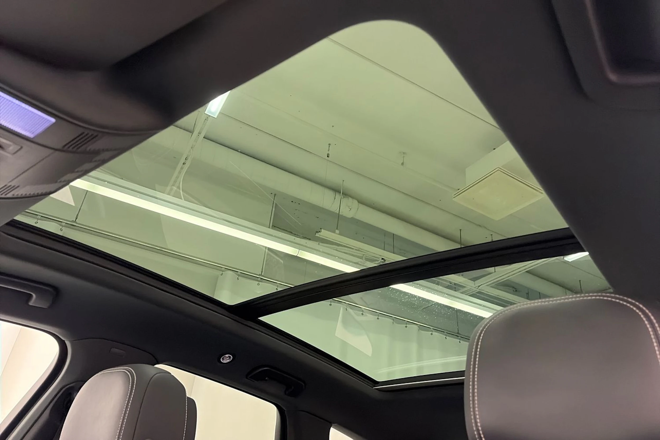 Harmaa Volkswagen TOUAREG 2021 kuva 25.