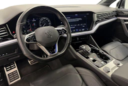 valkoinen Volkswagen Touareg 2021 kuva 6.