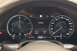valkoinen Volkswagen Touareg 2021 kuva 20.