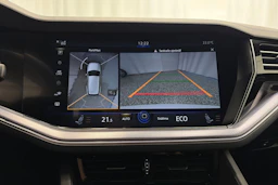 valkoinen Volkswagen Touareg 2021 kuva 25.