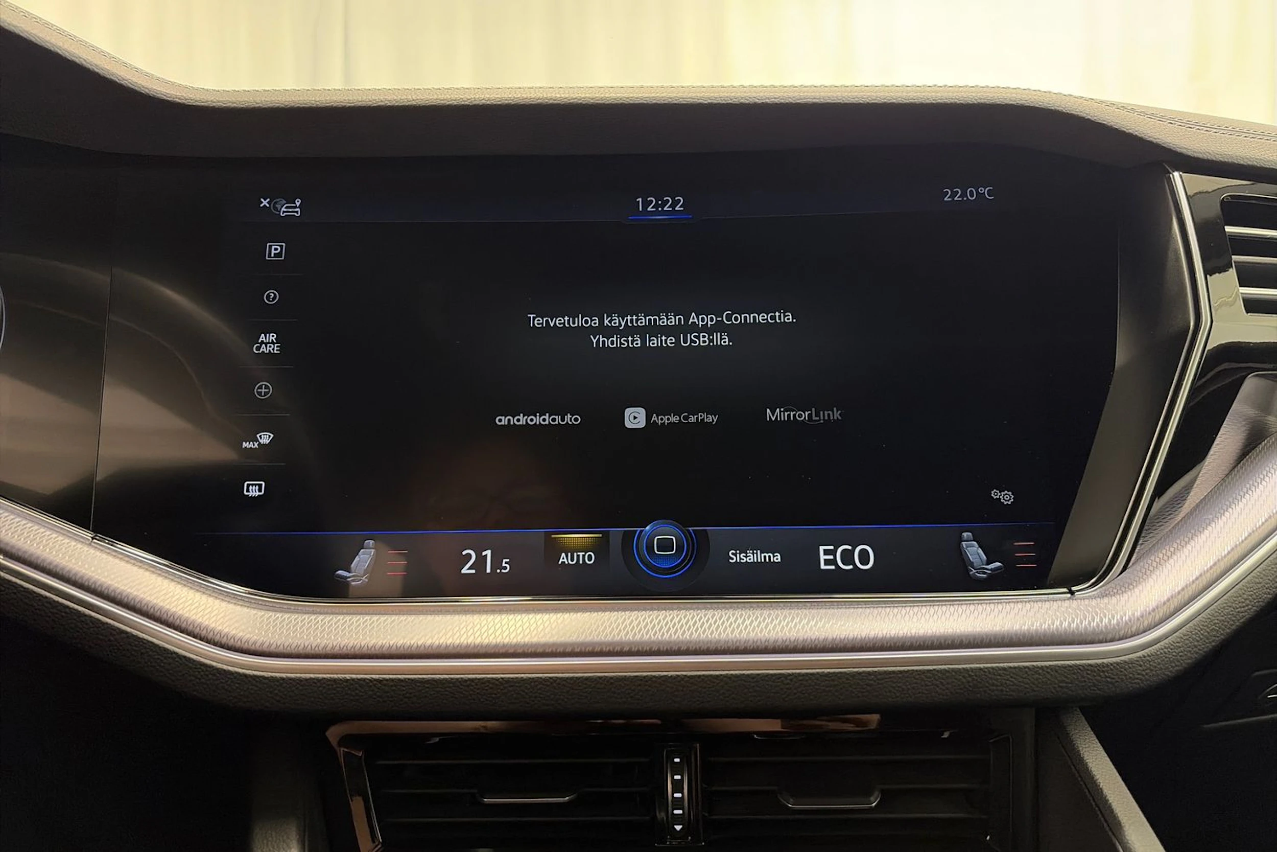 valkoinen Volkswagen Touareg 2021 kuva 26.
