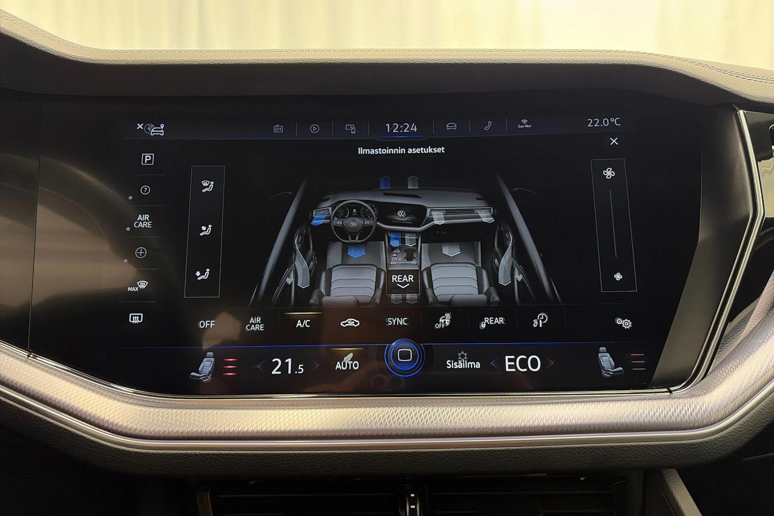 valkoinen Volkswagen Touareg 2021 kuva 29.