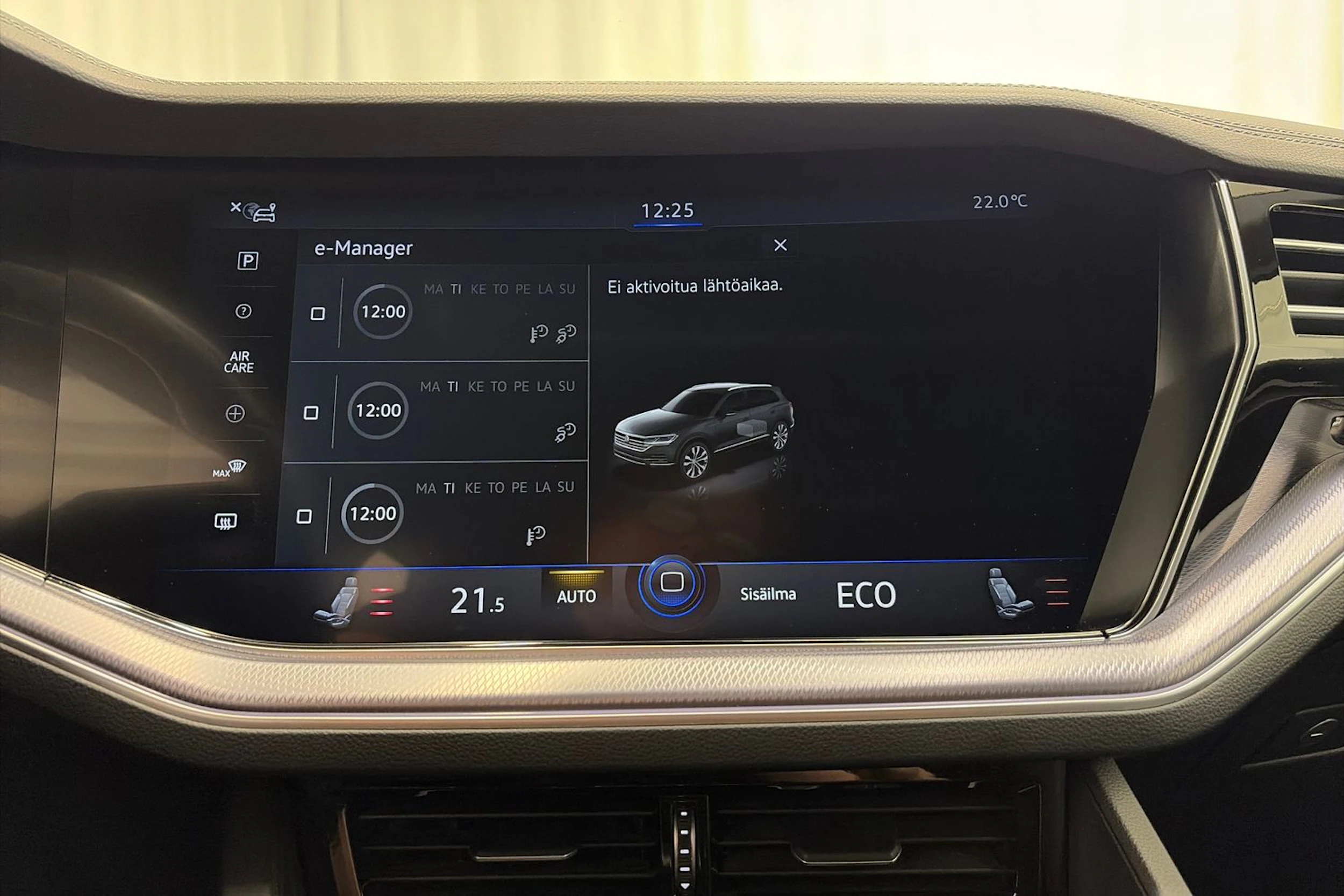 valkoinen Volkswagen Touareg 2021 kuva 30.