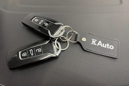 valkoinen Volkswagen Touareg 2021 kuva 39.