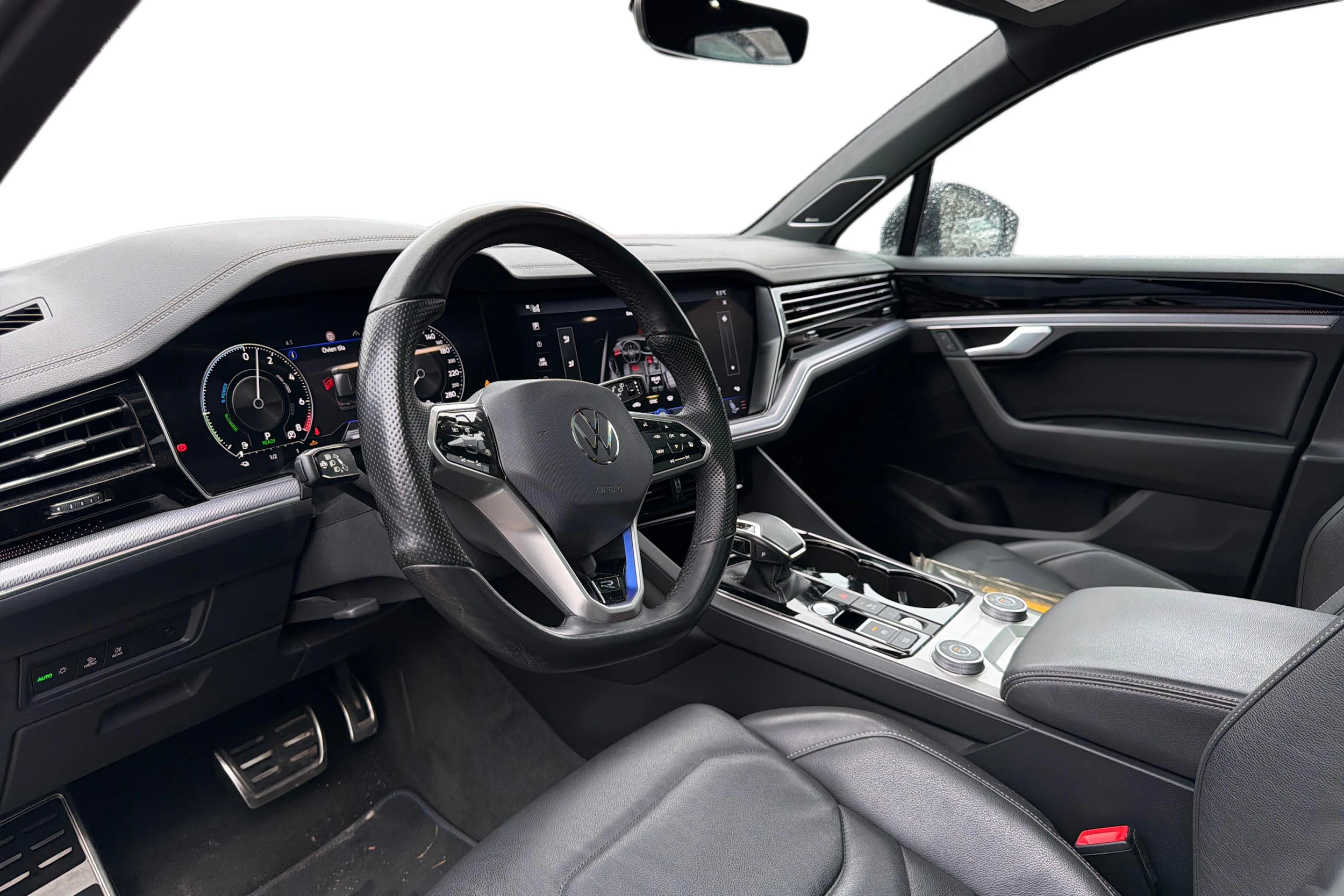 valkoinen Volkswagen Touareg 2021 kuva 3.