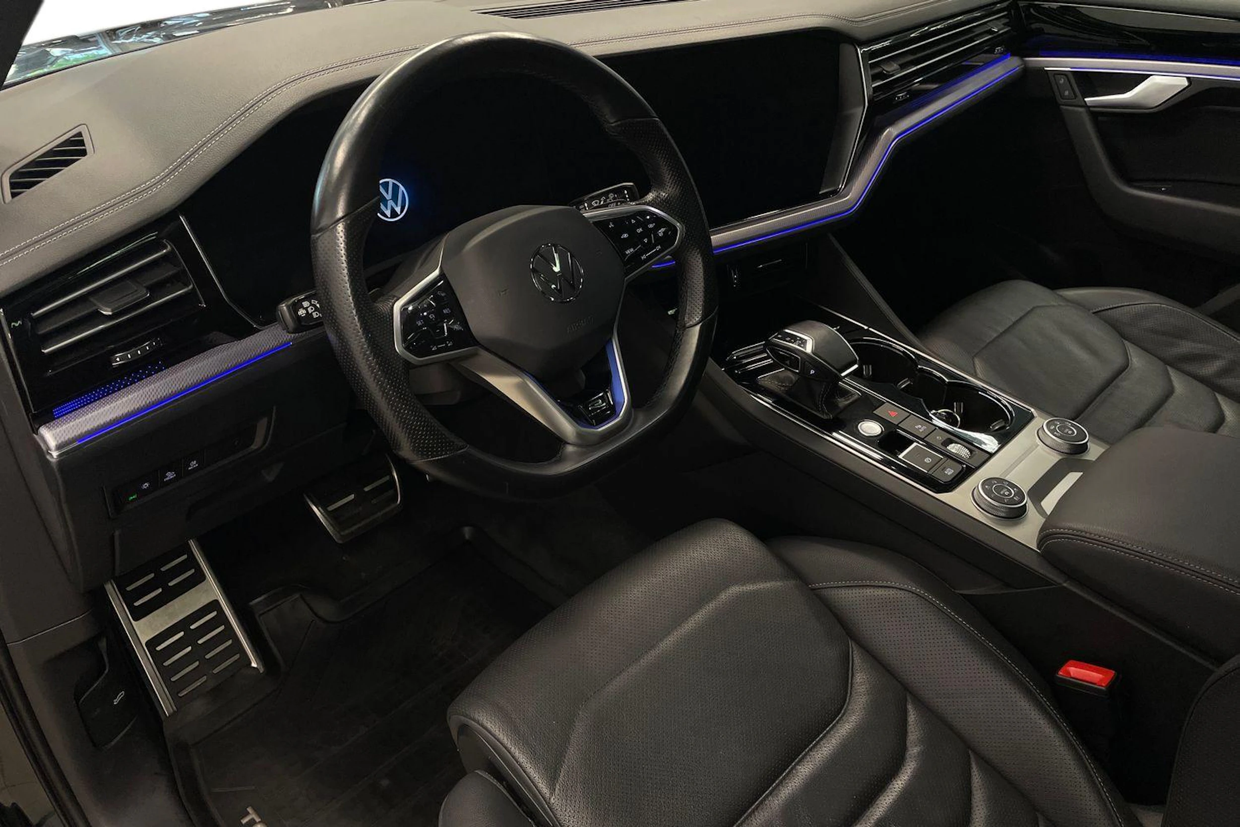 Musta Volkswagen TOUAREG 2021 kuva 6.