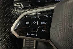 Musta Volkswagen TOUAREG 2021 kuva 15.
