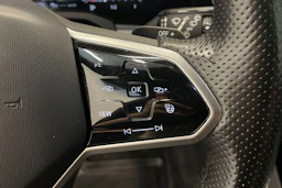 Musta Volkswagen TOUAREG 2021 kuva 16.