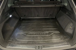 Musta Volkswagen TOUAREG 2021 kuva 24.
