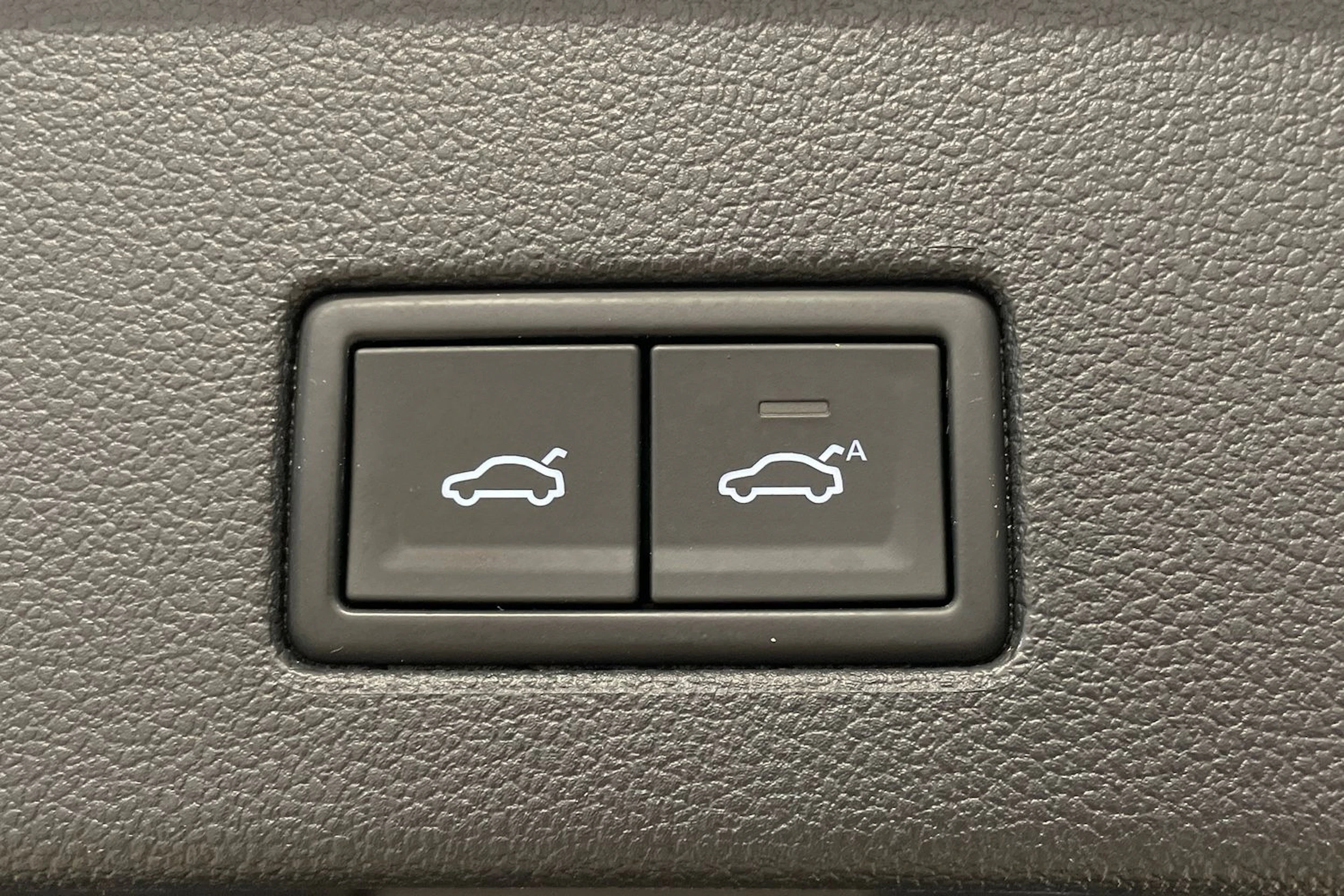 Musta Volkswagen TOUAREG 2021 kuva 26.