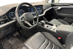 met. harmaa Volkswagen Touareg 2021 kuva 6.