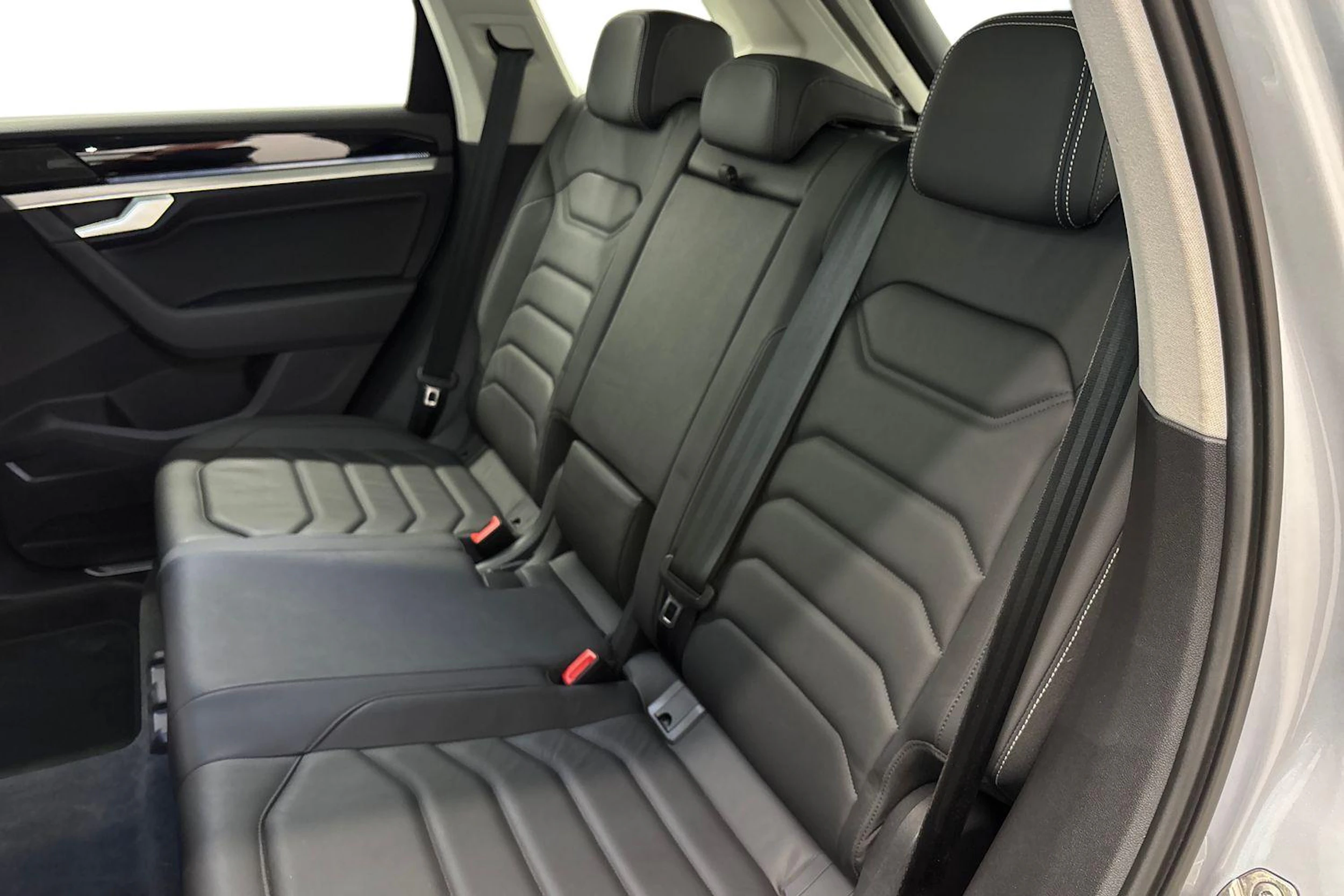 met. harmaa Volkswagen Touareg 2021 kuva 8.