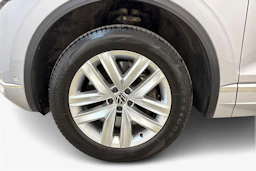 met. harmaa Volkswagen Touareg 2021 kuva 9.