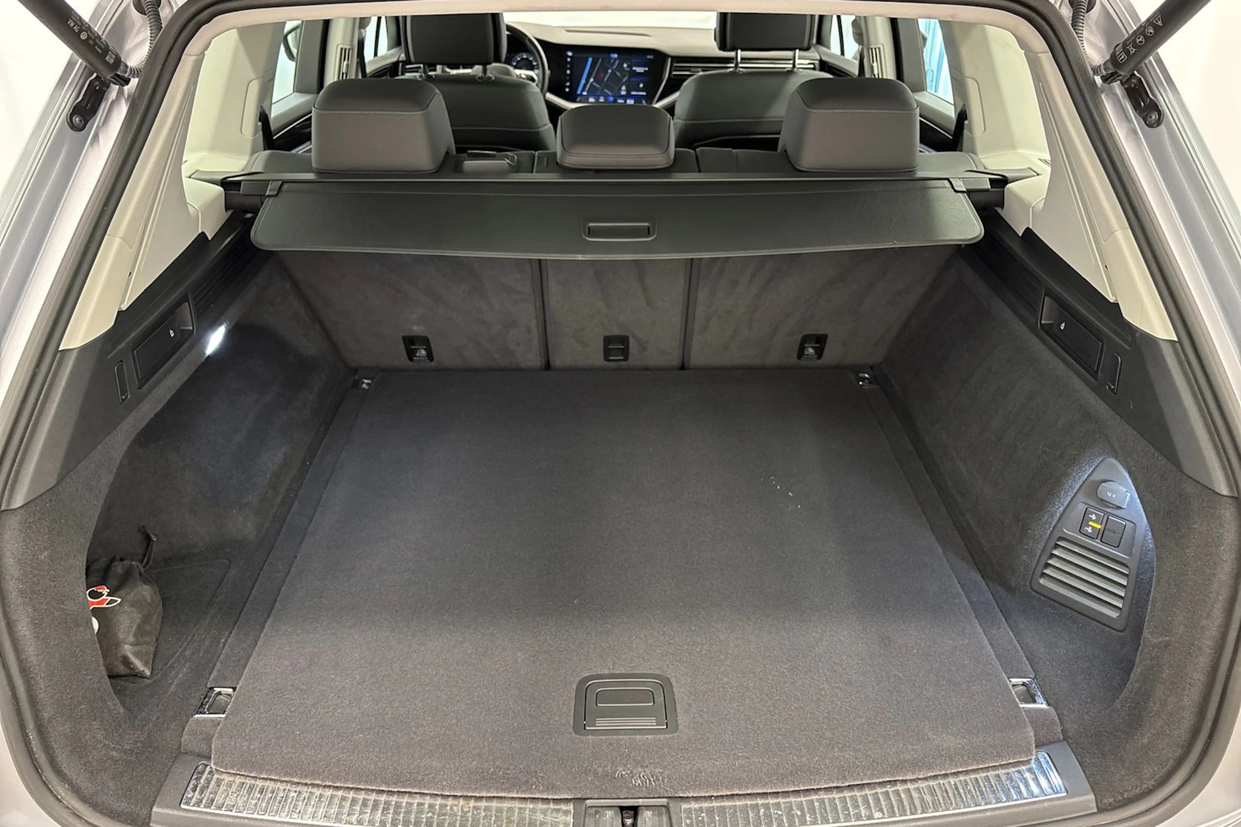 met. harmaa Volkswagen Touareg 2021 kuva 12.