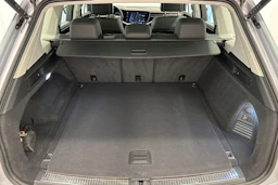 met. harmaa Volkswagen Touareg 2021 kuva 12.