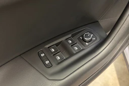 met. harmaa Volkswagen Touareg 2021 kuva 17.
