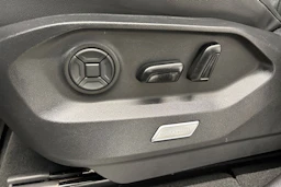 met. harmaa Volkswagen Touareg 2021 kuva 18.