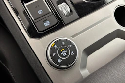 met. harmaa Volkswagen Touareg 2021 kuva 32.