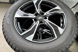 met. harmaa Volkswagen Touareg 2021 kuva 34.