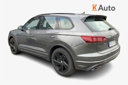 harmaa Volkswagen Touareg 2021 kuva 2.