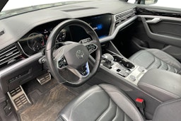 harmaa Volkswagen Touareg 2021 kuva 3.