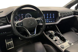 Musta Volkswagen TOUAREG 2021 kuva 6.